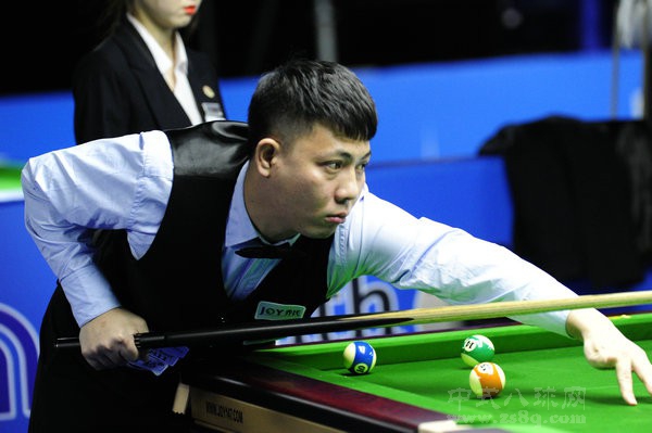 赛中展现更 赛中展现更